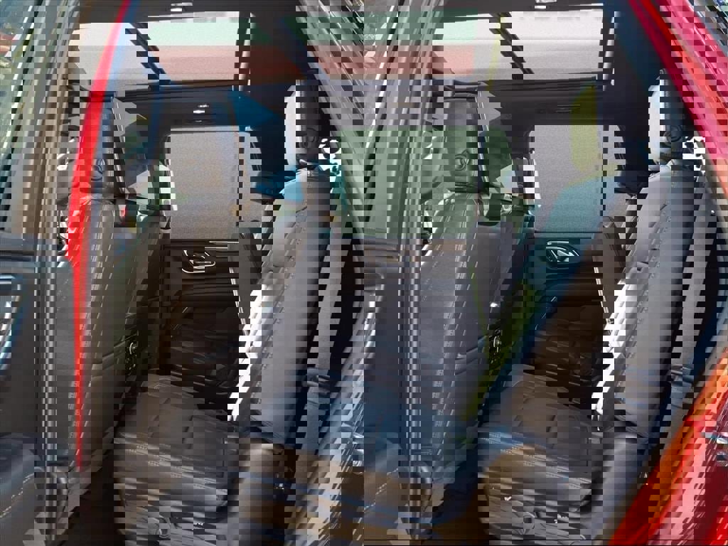 Used 2023 Chevrolet Tahoe Z71 w/ Luxury Package image 13