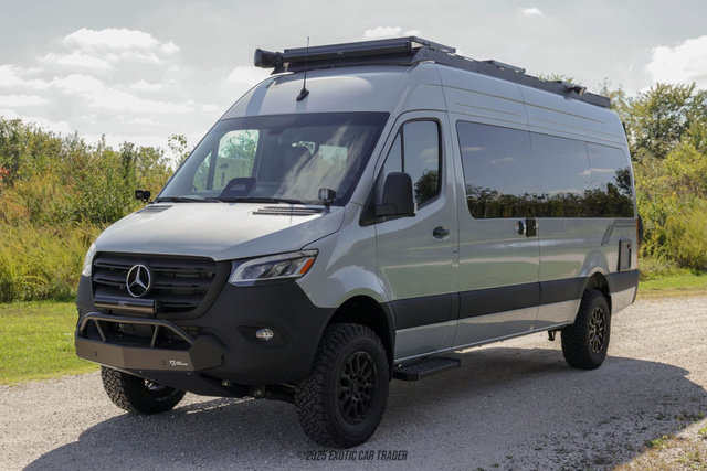 Used 2025 Mercedes-Benz Sprinter 2500 image 14