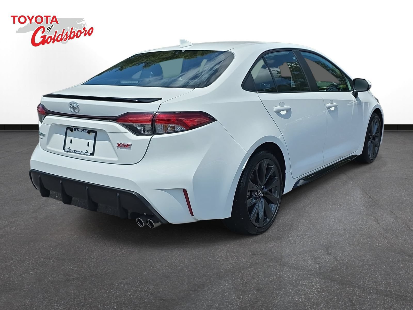 Used 2025 Toyota Corolla XSE FWD image 5