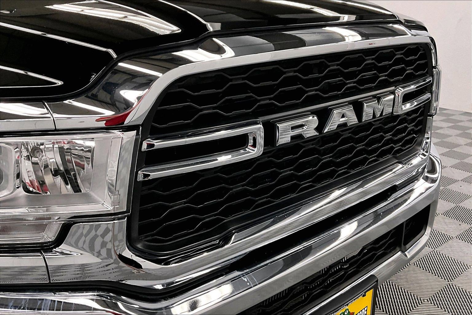Used 2024 RAM 2500 Tradesman w/ Chrome Appearance Group AWD/4WD image 32