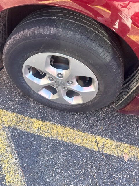 Used 2017 Chrysler Pacifica LX w/ Tire & Wheel Group FWD image 16