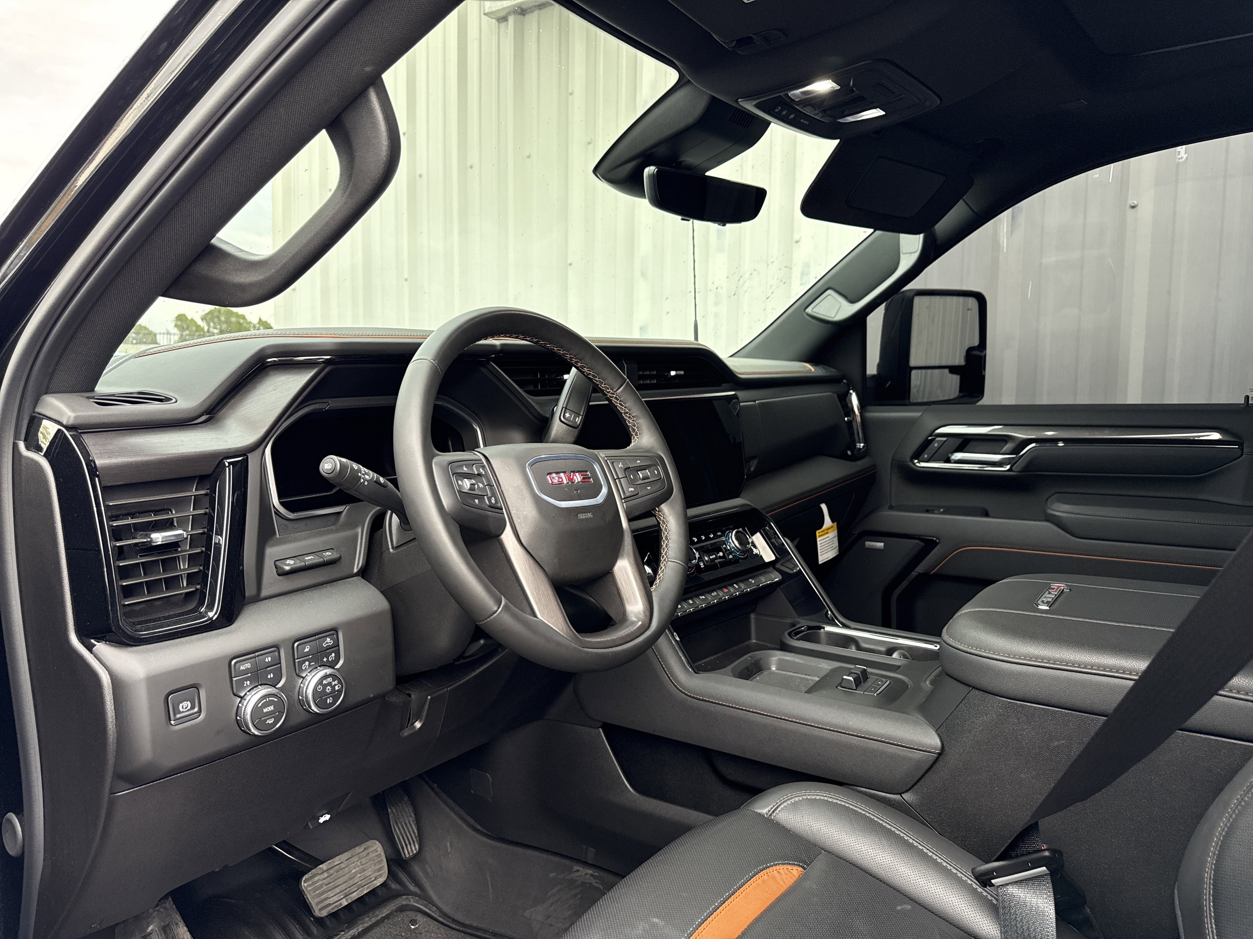 Used 2025 GMC Sierra 2500 AT4 w/ AT4 Premium Plus Package image 18