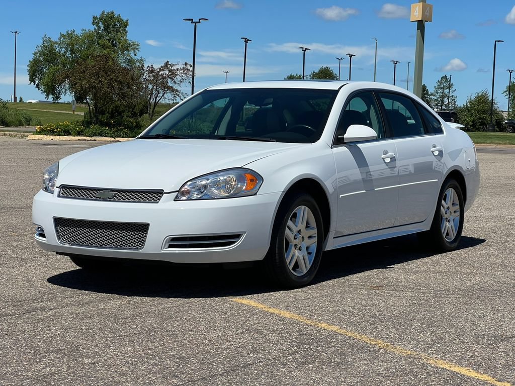 Used 2012 Chevrolet Impala LT w/ LT Sunroof Package FWD image 32