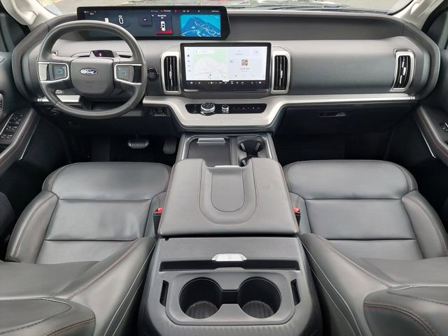 Used 2025 Ford Expedition Max Active AWD/4WD image 3