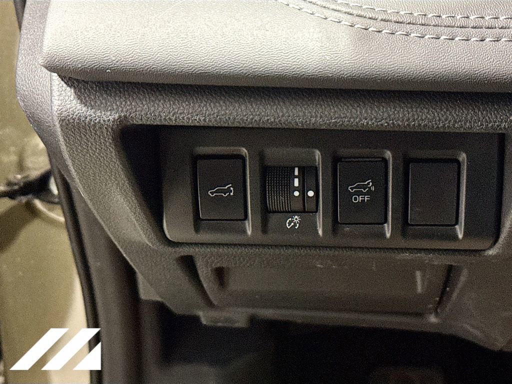 Used 2023 Subaru Outback Limited image 10