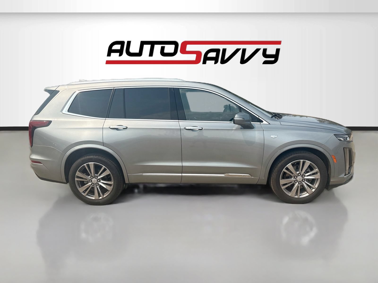 Used 2025 Cadillac XT6 Premium Luxury w/ LPO, Floor Liner Package AWD/4WD image 8