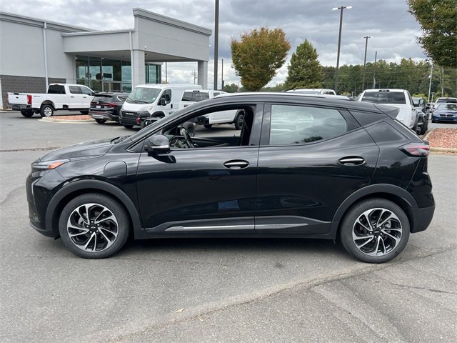 Used 2022 Chevrolet Bolt EUV Premier w/ Sun & Sound Package image 10