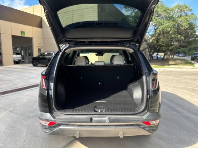Used 2022 Hyundai Tucson Limited w/ Cargo Package FWD image 3