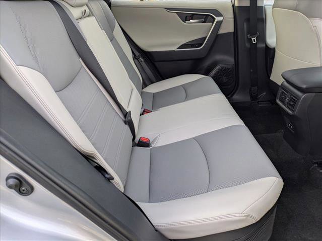 Used 2020 Toyota RAV4 Limited image 17
