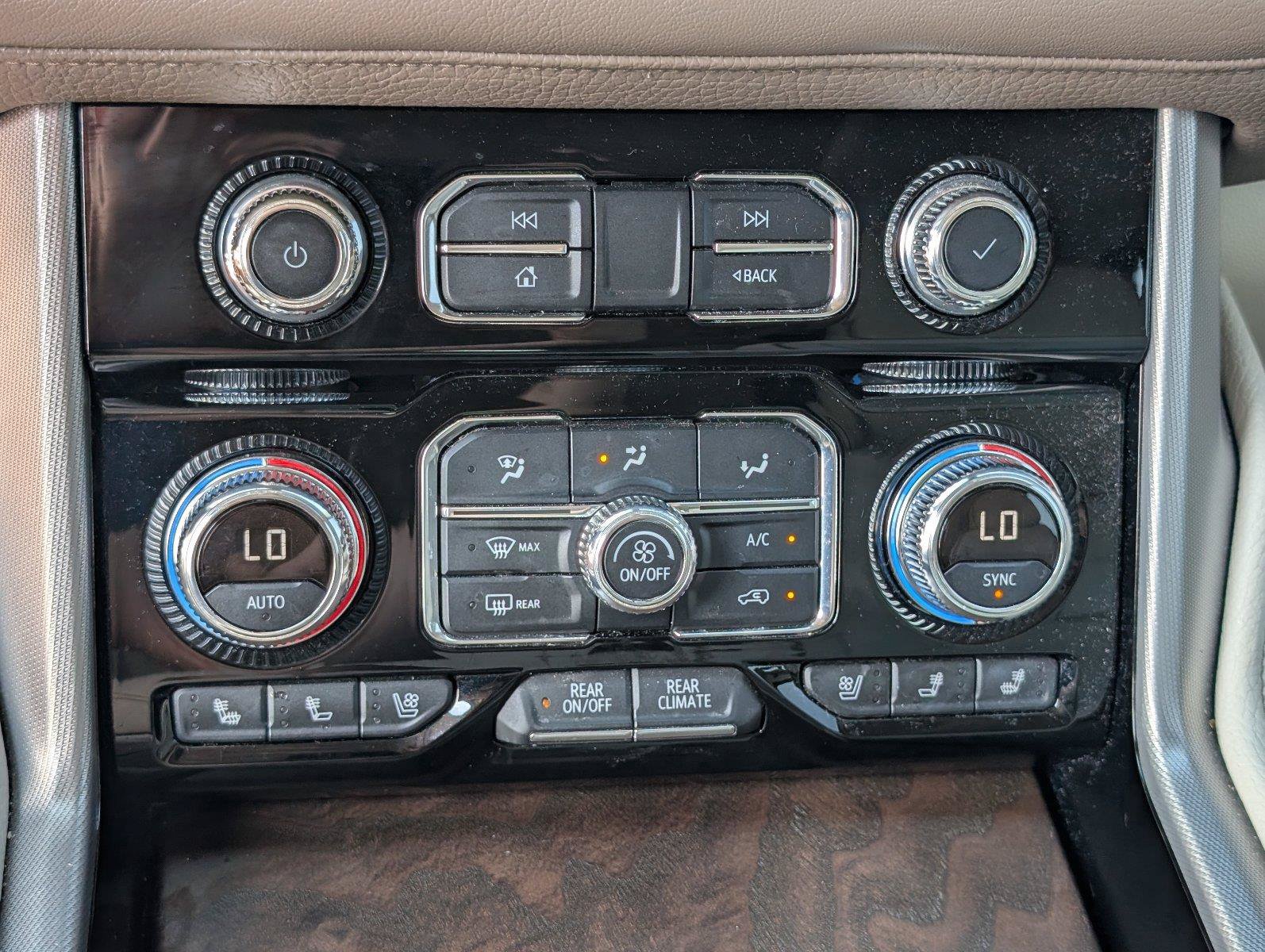 Used 2021 GMC Yukon Denali w/ Denali Ultimate Package RWD image 25