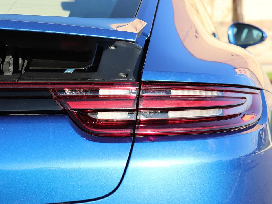 Used 2017 Porsche Panamera 4 image 11