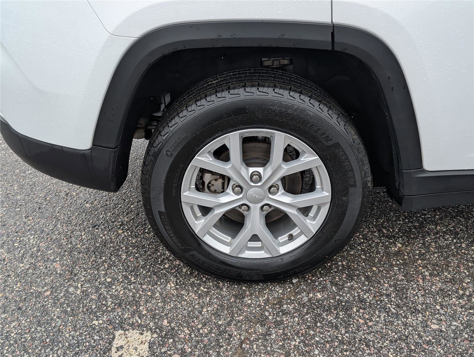 Used 2024 Jeep Grand Cherokee Limited image 9