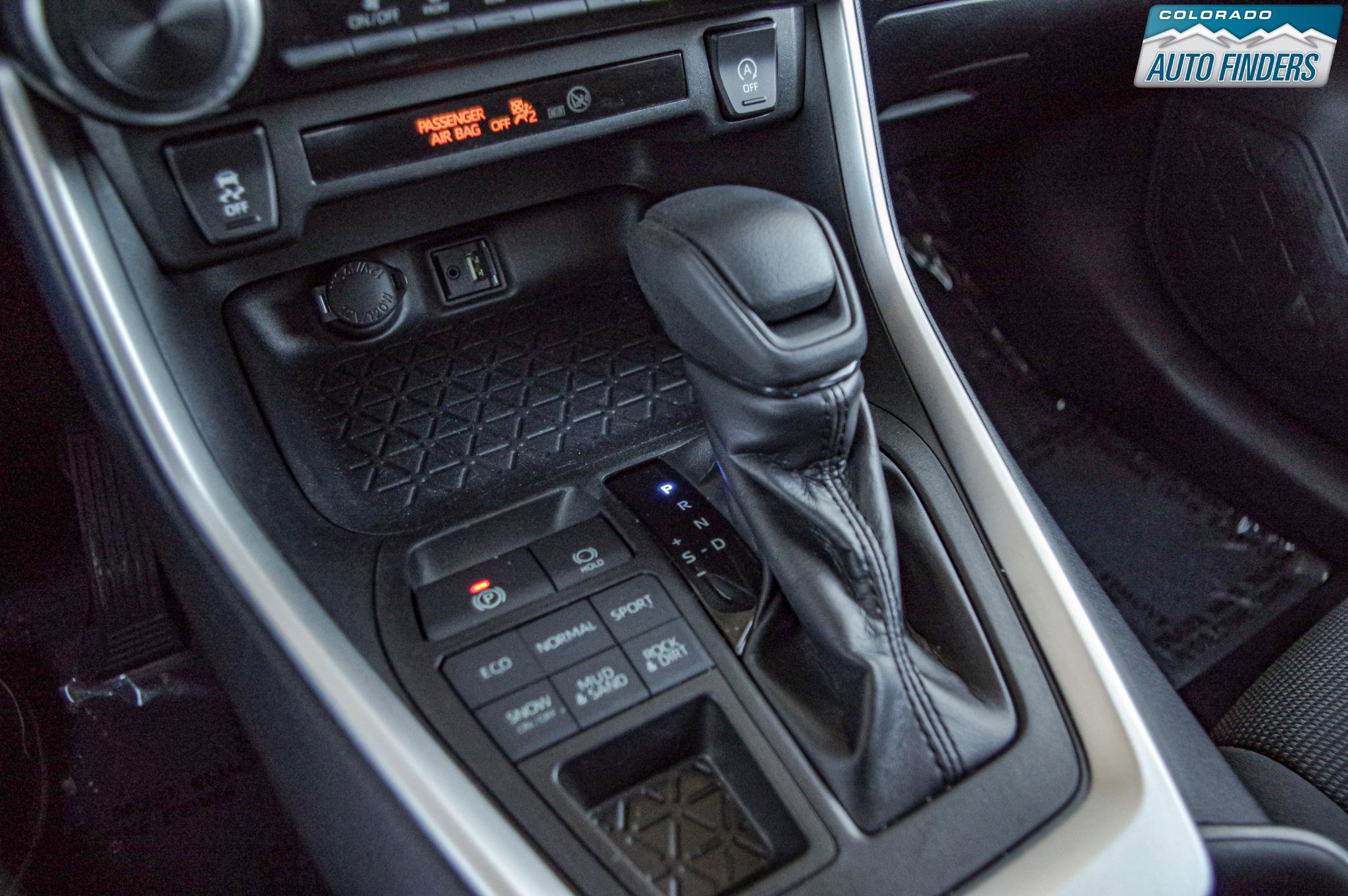 Used 2019 Toyota RAV4 LE w/ All Weather Liner Package image 17