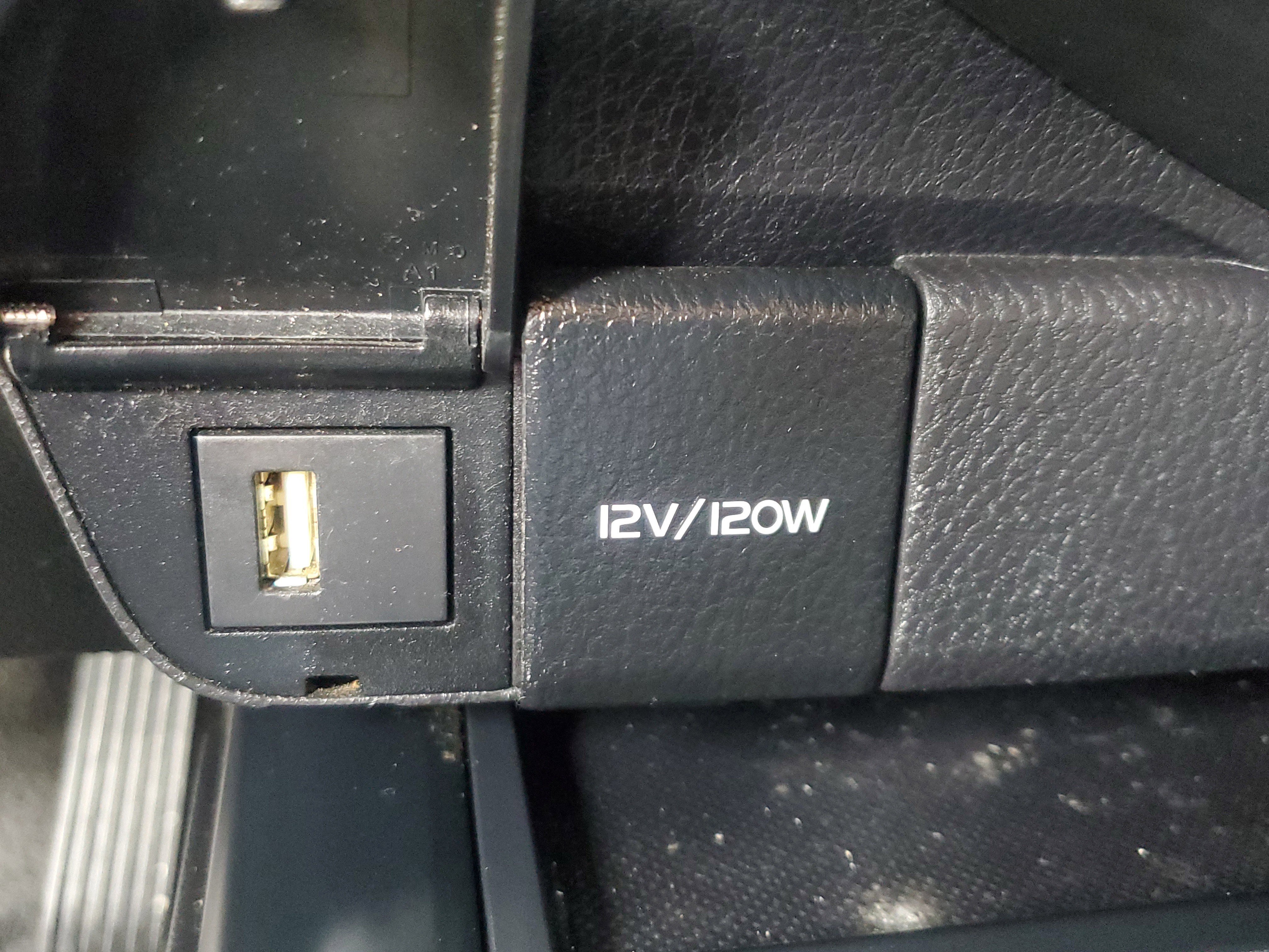 Used 2023 Volvo XC60 B6 Ultimate image 22