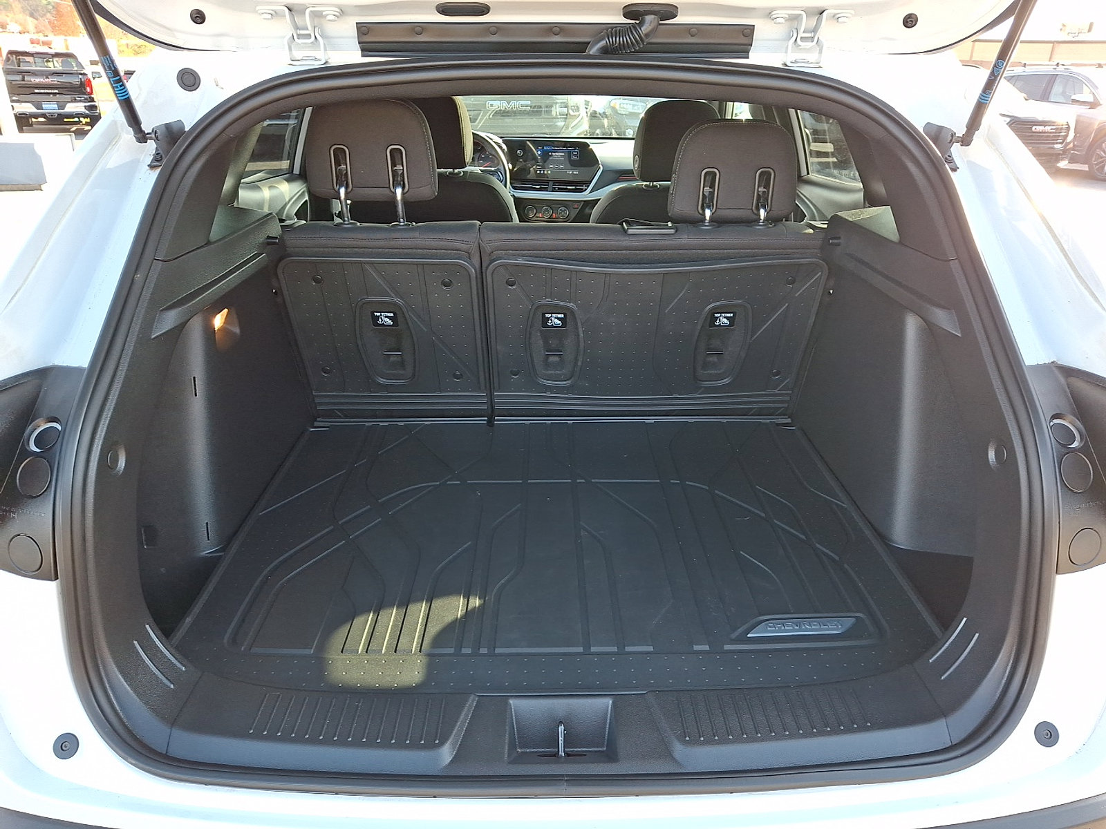 Certified 2025 Chevrolet Trax RS w/ Sunroof Package image 31