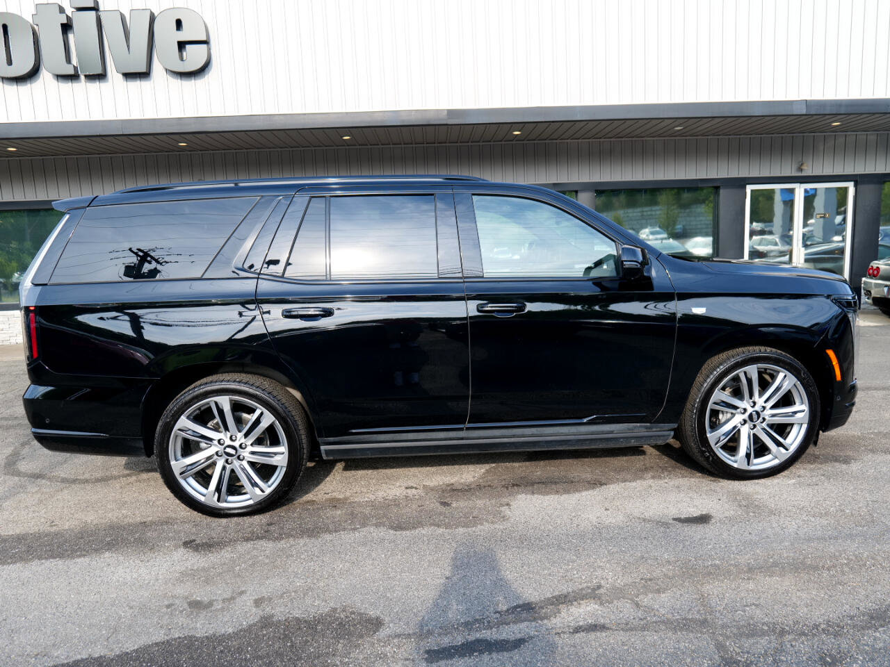 Used 2025 Cadillac Escalade Sport w/ Touring Package image 69