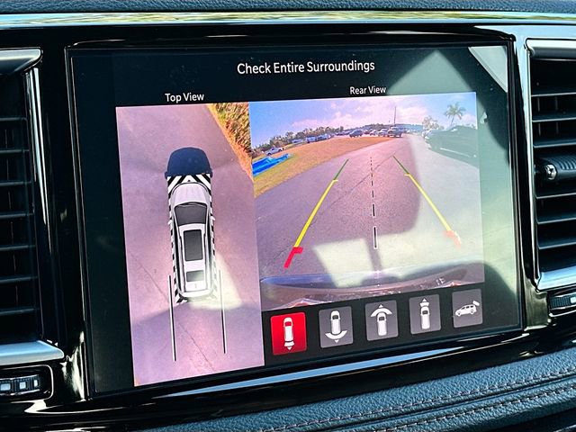 Used 2025 Chrysler Pacifica Pinnacle image 14