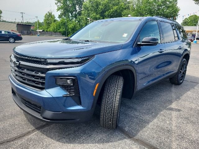 New 2026 Chevrolet Traverse LT w/ Midnight/Sport Edition FWD image 7