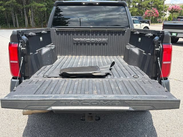 Used 2025 Toyota Tacoma SR5 AWD/4WD image 20