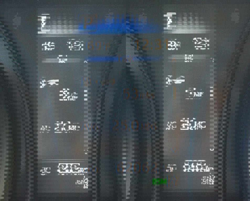 Used 2024 Toyota Camry SE image 4