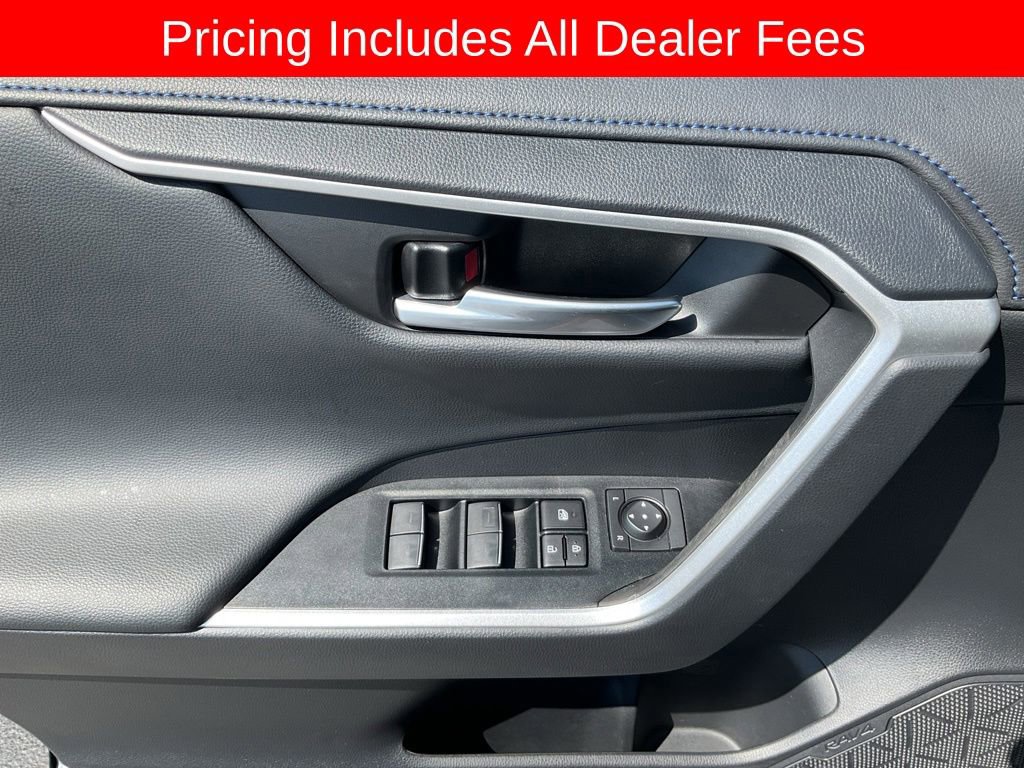 Used 2023 Toyota RAV4 XSE AWD/4WD image 4
