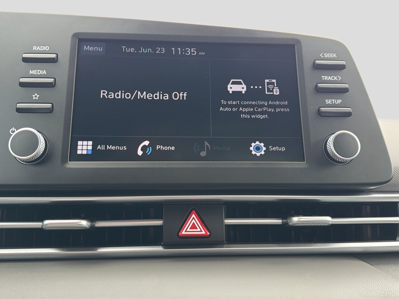 Certified 2023 Hyundai Elantra SE FWD image 21