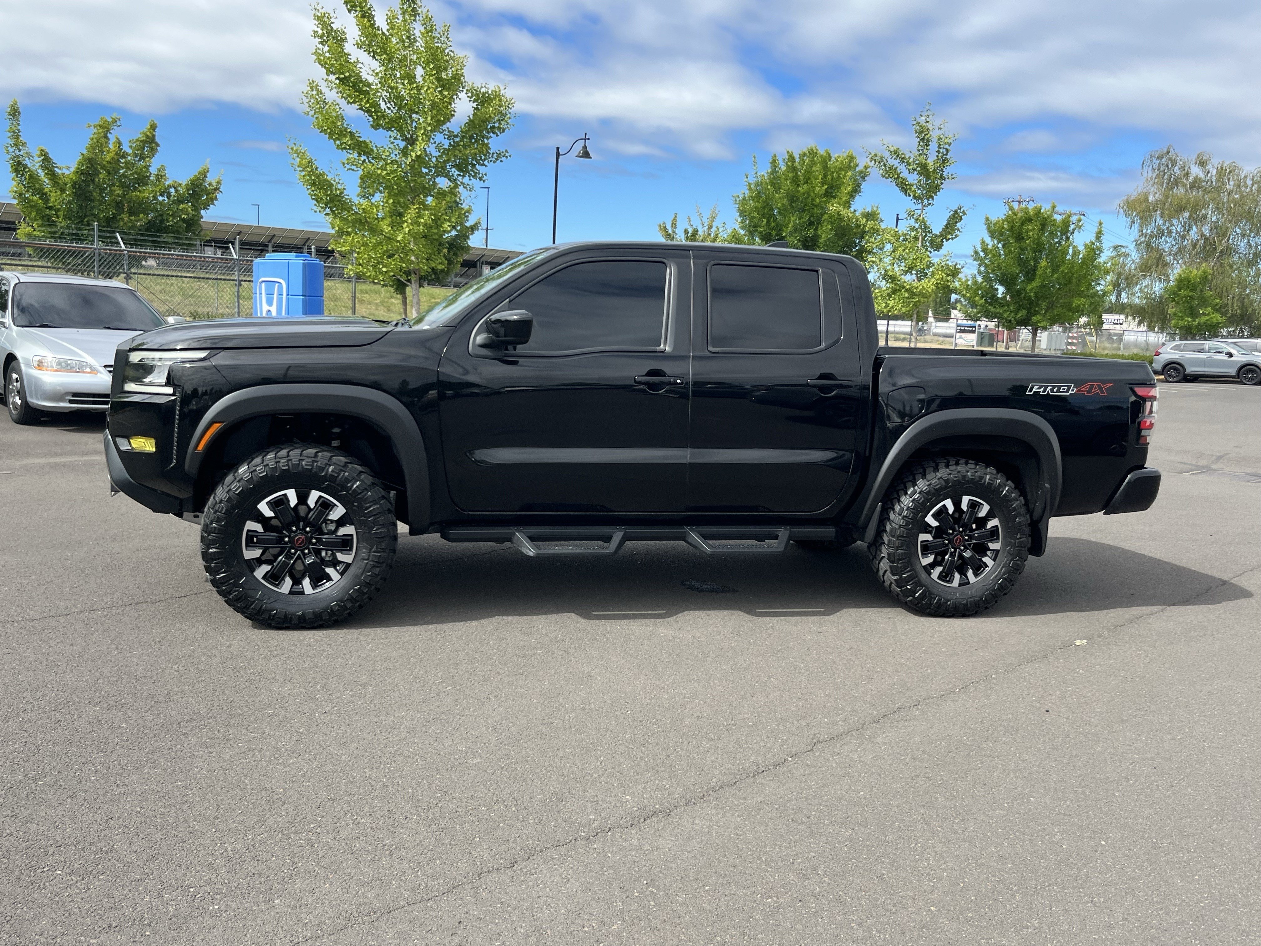 Used 2022 Nissan Frontier PRO-4X w/ Off-Road Protection Package AWD/4WD image 2