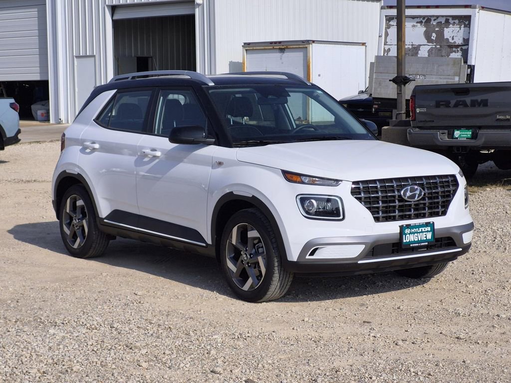 Used 2025 Hyundai Venue Limited image 2
