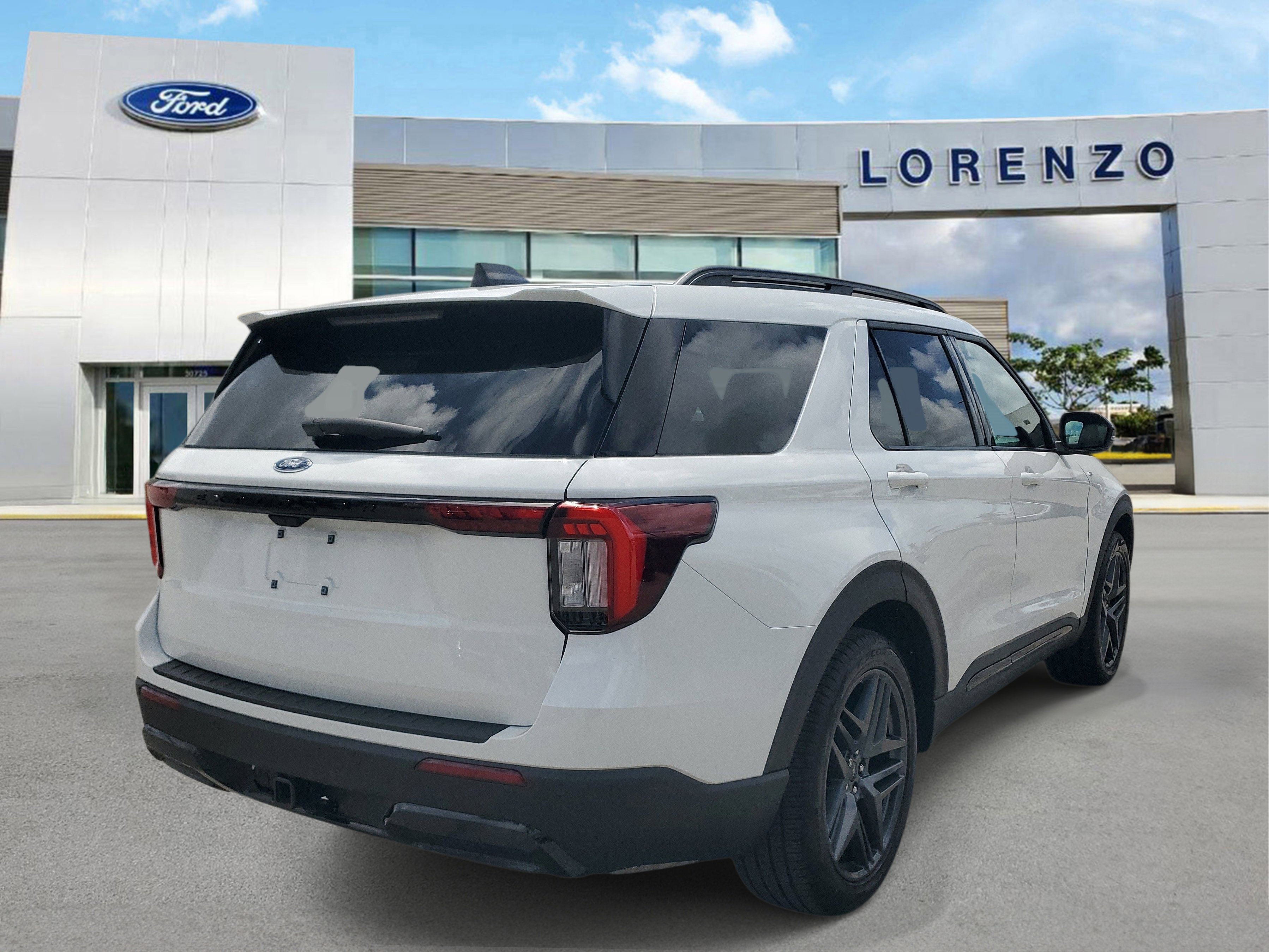 Used 2025 Ford Explorer ST-Line w/ Premium Package image 5