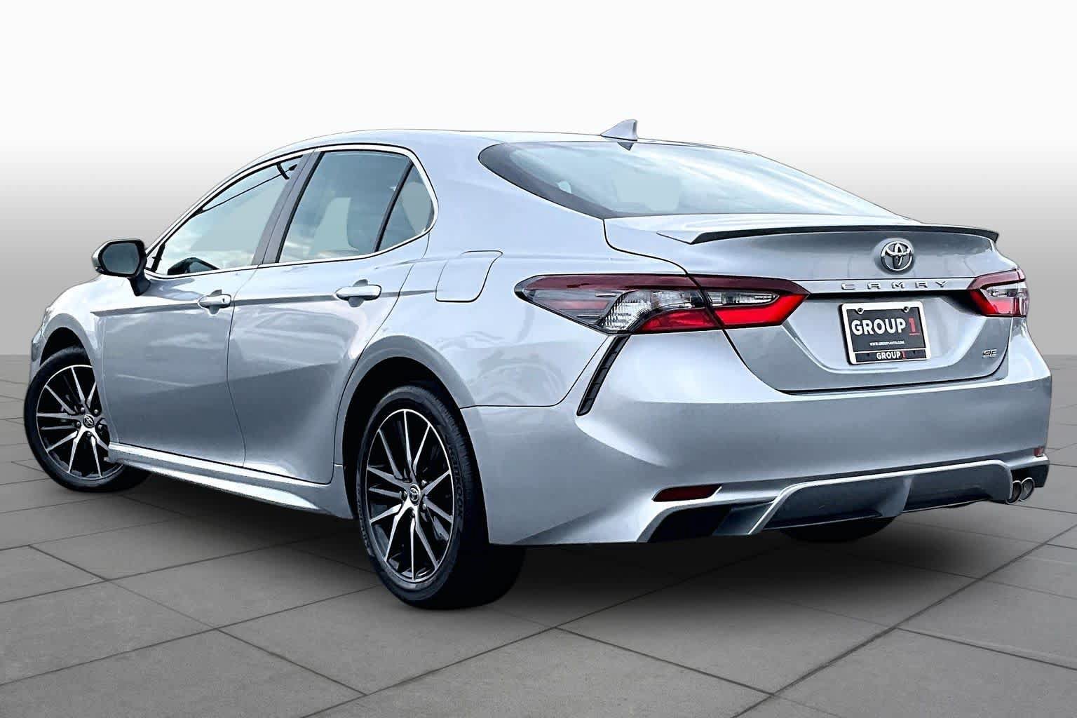 Used 2023 Toyota Camry SE FWD image 12
