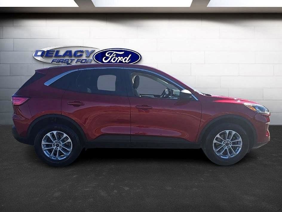 Used 2022 Ford Escape SE w/ Cold Weather Package image 6