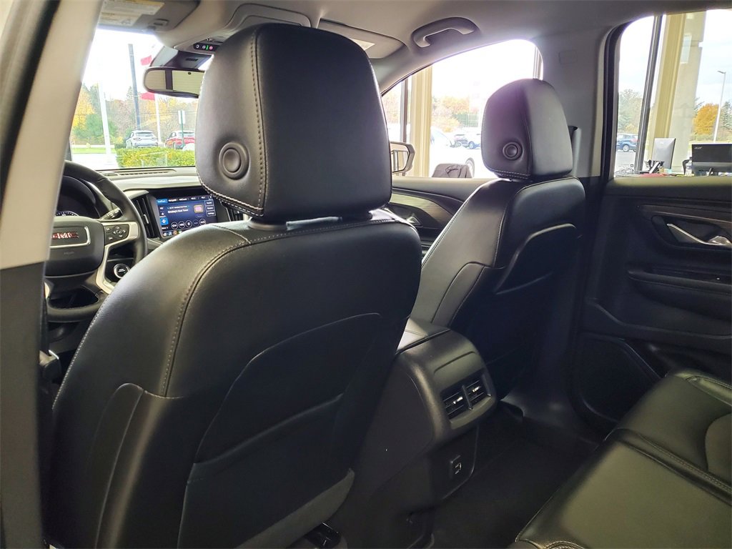 Used 2024 GMC Terrain SLT image 30