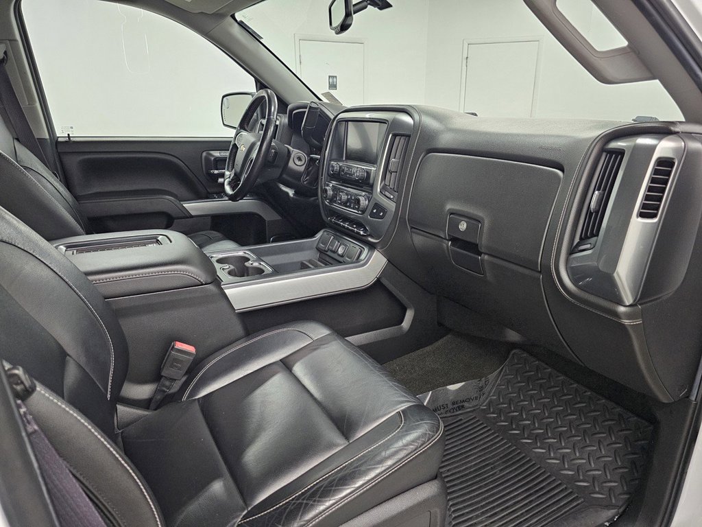 Used 2017 Chevrolet Silverado 1500 LTZ Z71 w/ LTZ Plus Package AWD/4WD image 33