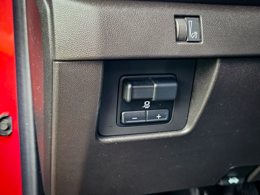 Used 2023 Chevrolet Colorado Trail Boss AWD/4WD image 17