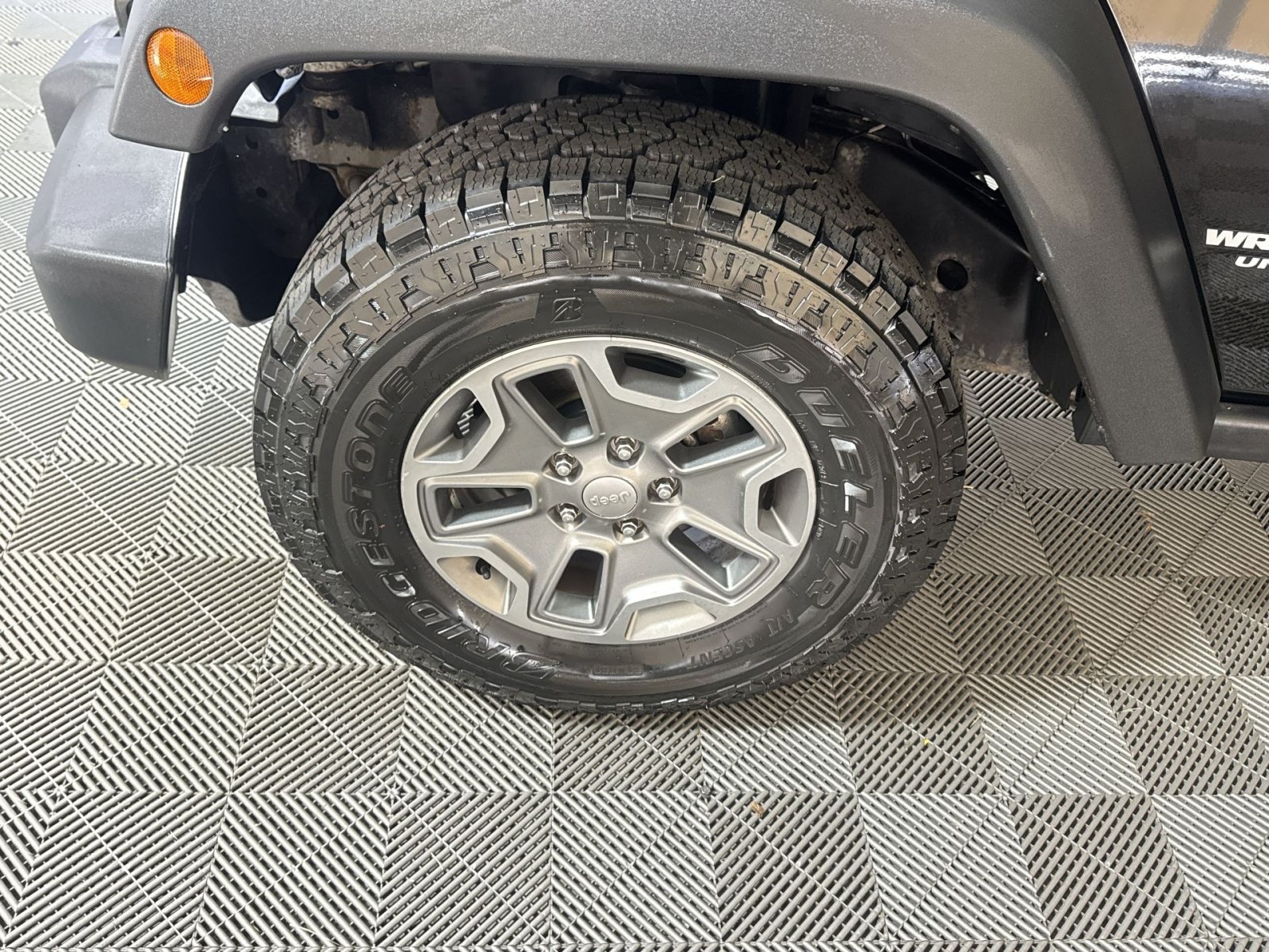 Used 2016 Jeep Wrangler Unlimited Rubicon w/ Connectivity Group AWD/4WD image 12