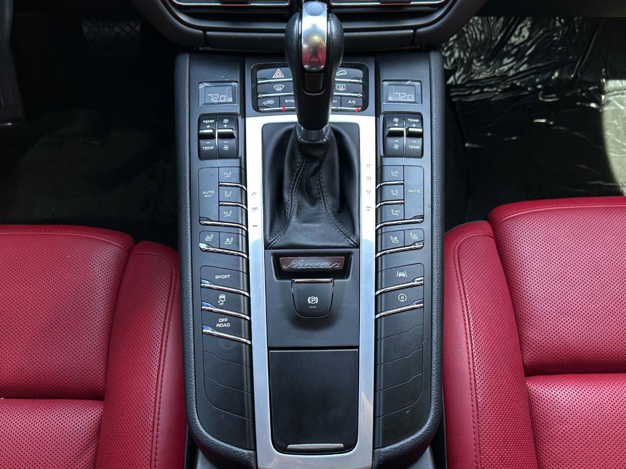 Used 2020 Porsche Macan image 12