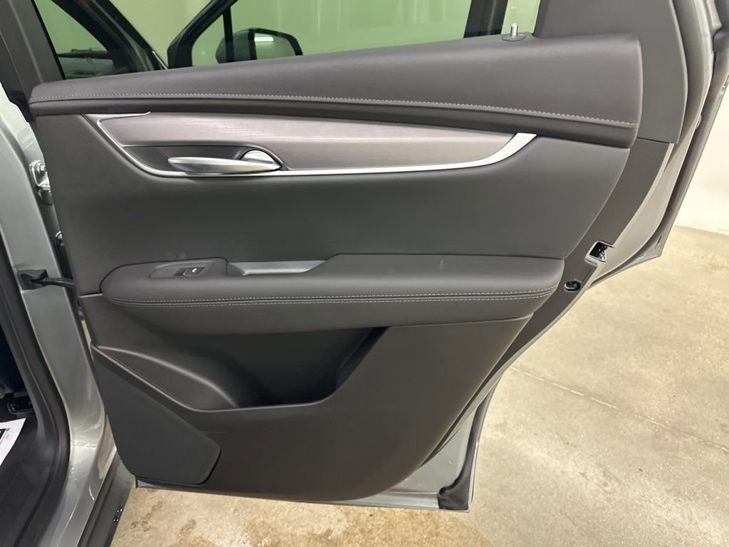 New 2025 Cadillac XT5 Luxury image 21