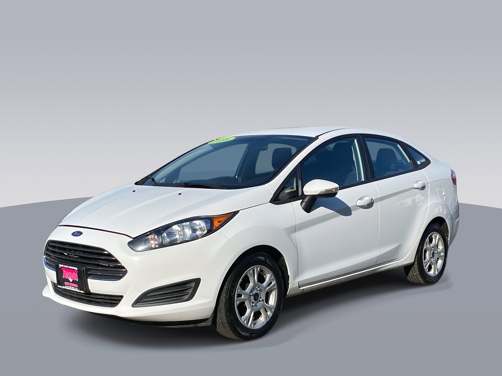 Used 2016 Ford Fiesta SE image 2