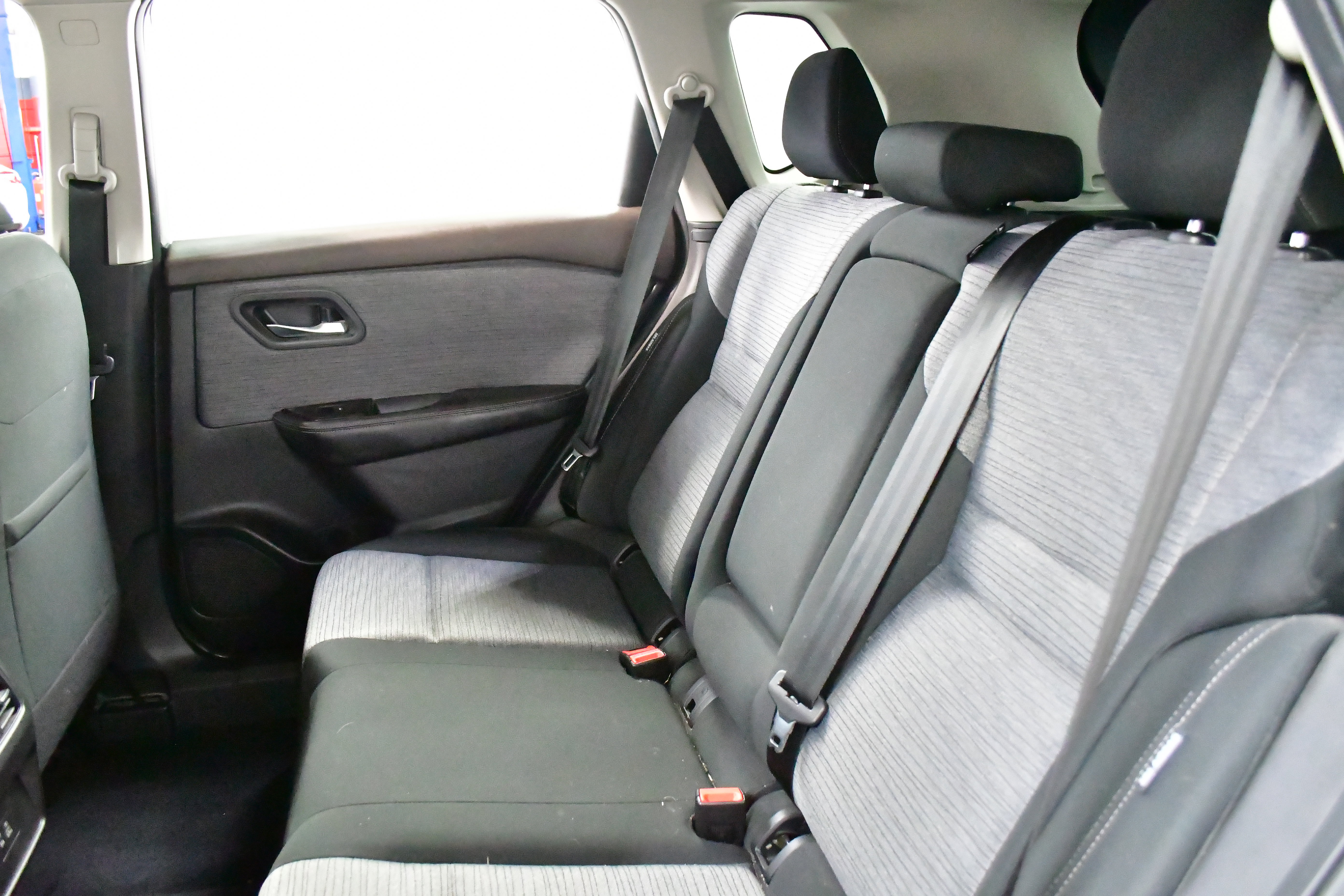 Used 2023 Nissan Rogue SV image 19