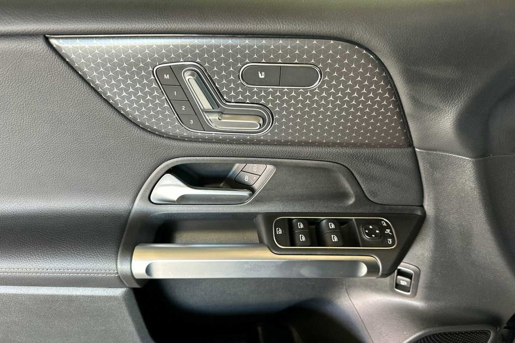Certified 2026 Mercedes-Benz GLB 250 image 11