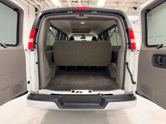 Certified 2025 Chevrolet Express 3500 LT w/ LT Preferred Equipment Group RWD image 23