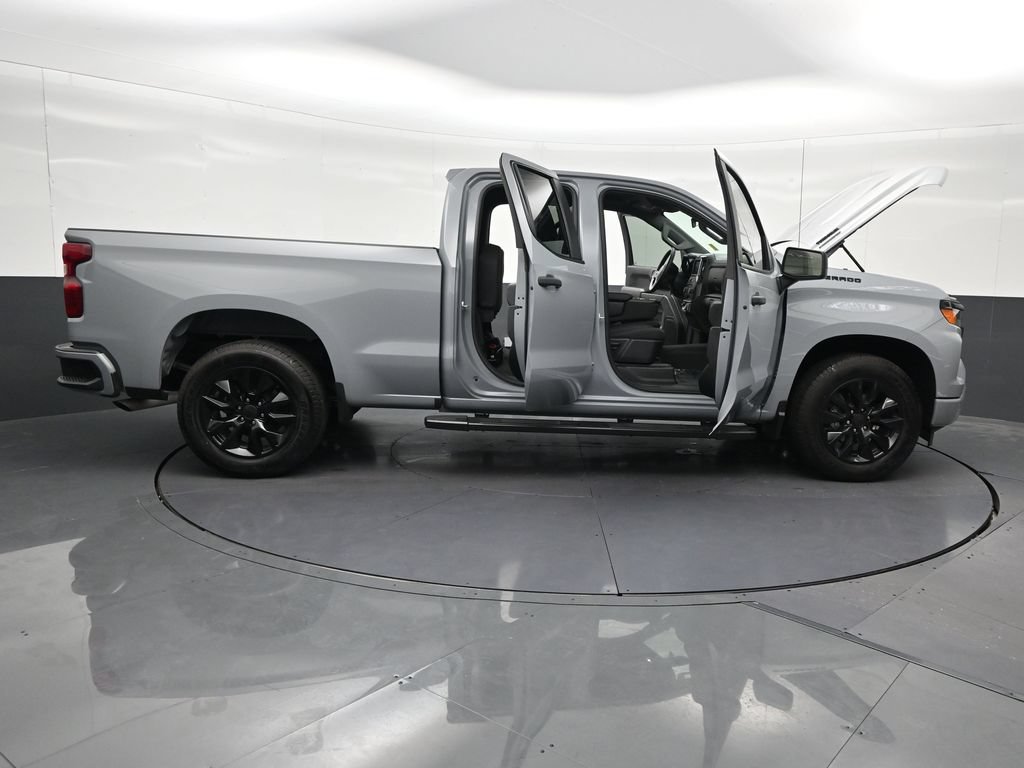 Used 2025 Chevrolet Silverado 1500 Custom RWD image 32