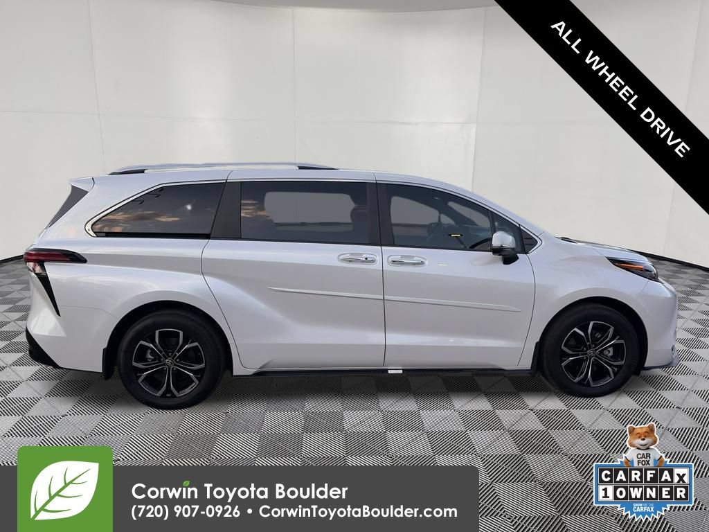Used 2025 Toyota Sienna Platinum AWD/4WD image 10