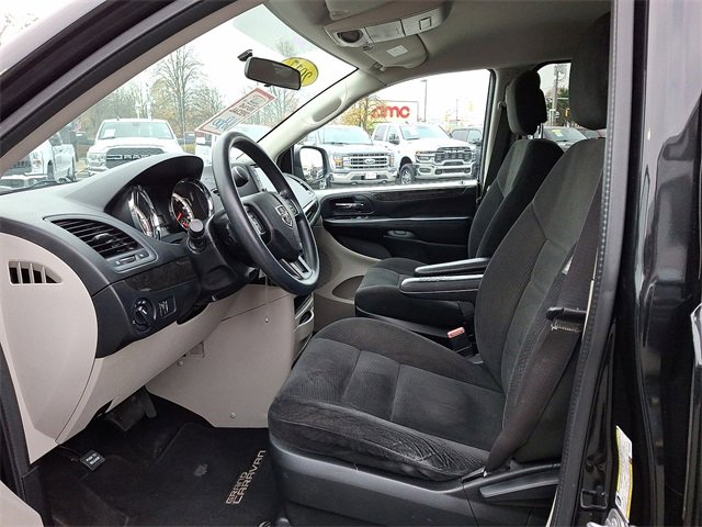 Used 2017 Dodge Grand Caravan SE w/ Power Window Group image 20
