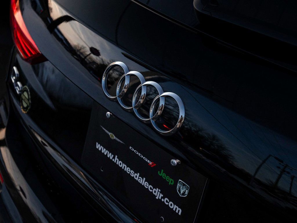 Used 2025 Audi Q3 2.0T Premium image 41