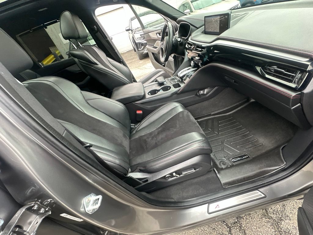 Used 2023 Acura MDX A-Spec AWD/4WD image 40