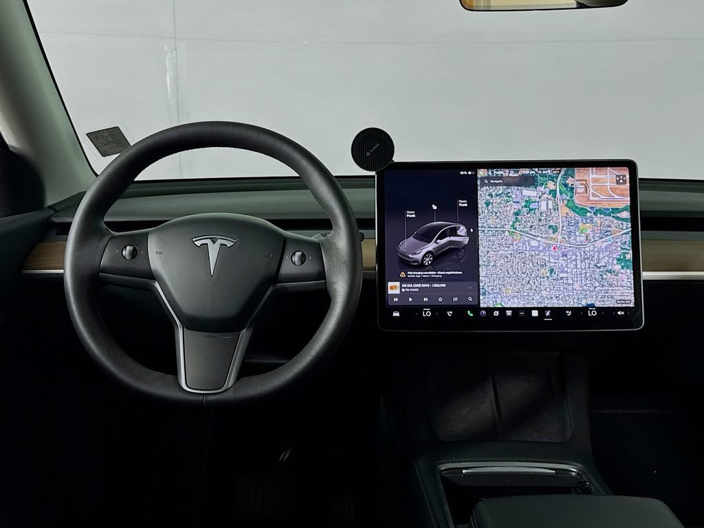 Used 2022 Tesla Model Y Long Range AWD/4WD image 13