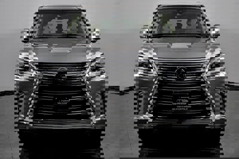 Used 2021 Lexus LX 570 4WD w/ Luxury Package image 4