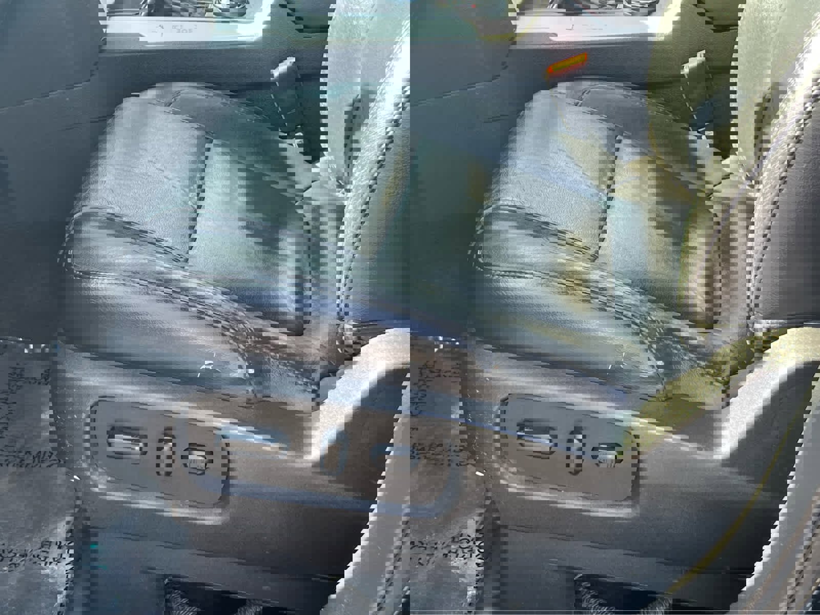 Used 2013 Ford Explorer XLT image 30