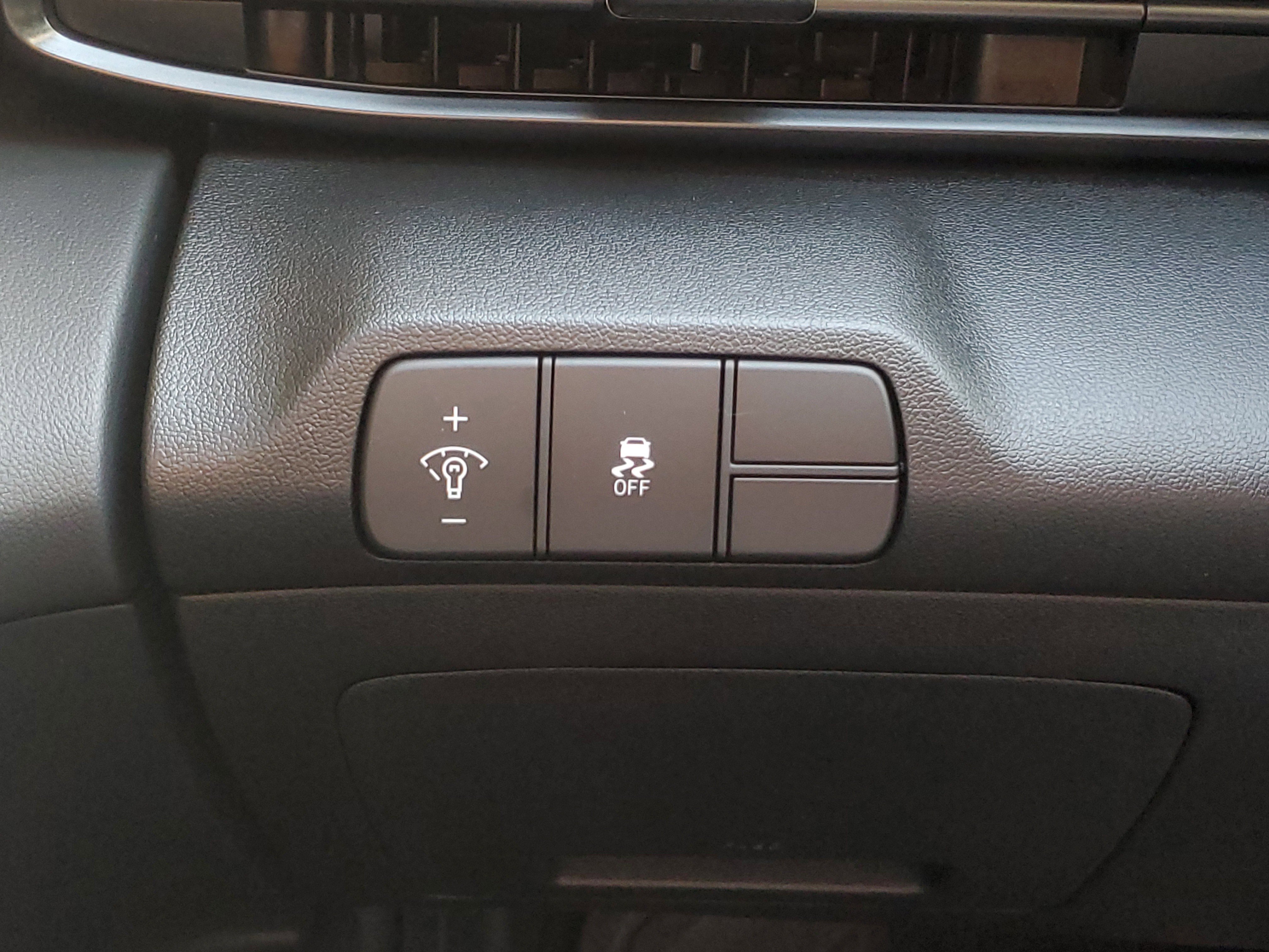 Used 2025 Hyundai Elantra Sport image 28